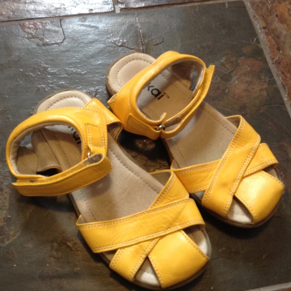 girls leather sandals size 12